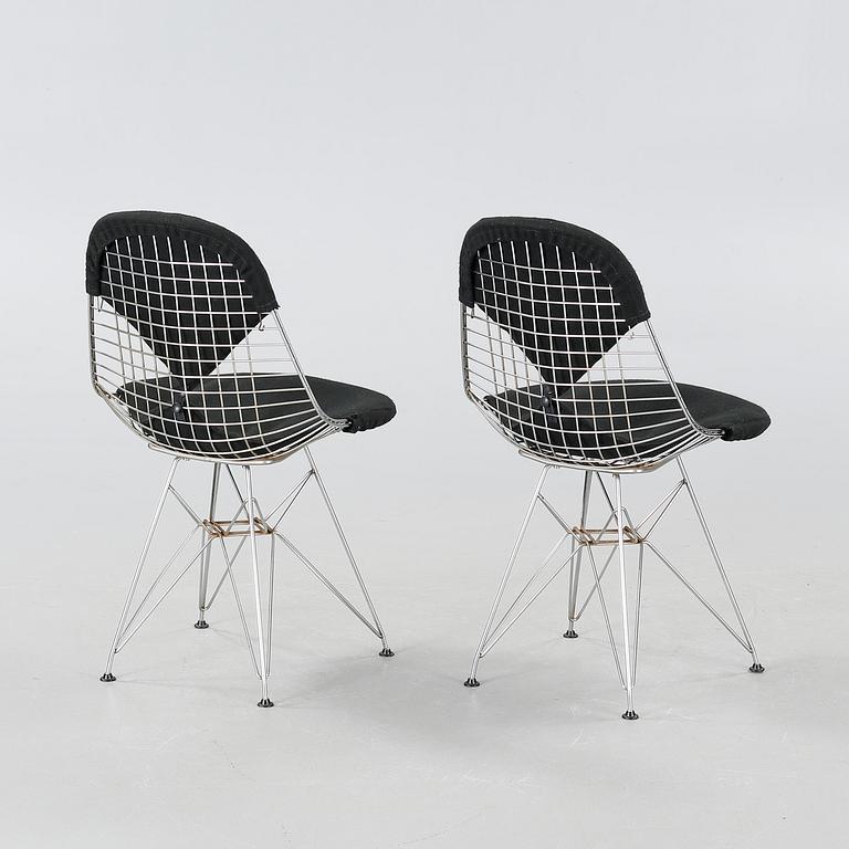 A pair of chairs, "DKR", by Charles & Ray Eames for Herman Miller, USA, around mid 20th century.