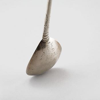 A Norwegian late 17th century silver spoon, unmarked.