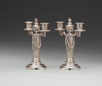 Fabergé, verkmästare JULIUS RAPPOPORT, kandelabrar, ett par, silver, S:t Petersburg före 1899.