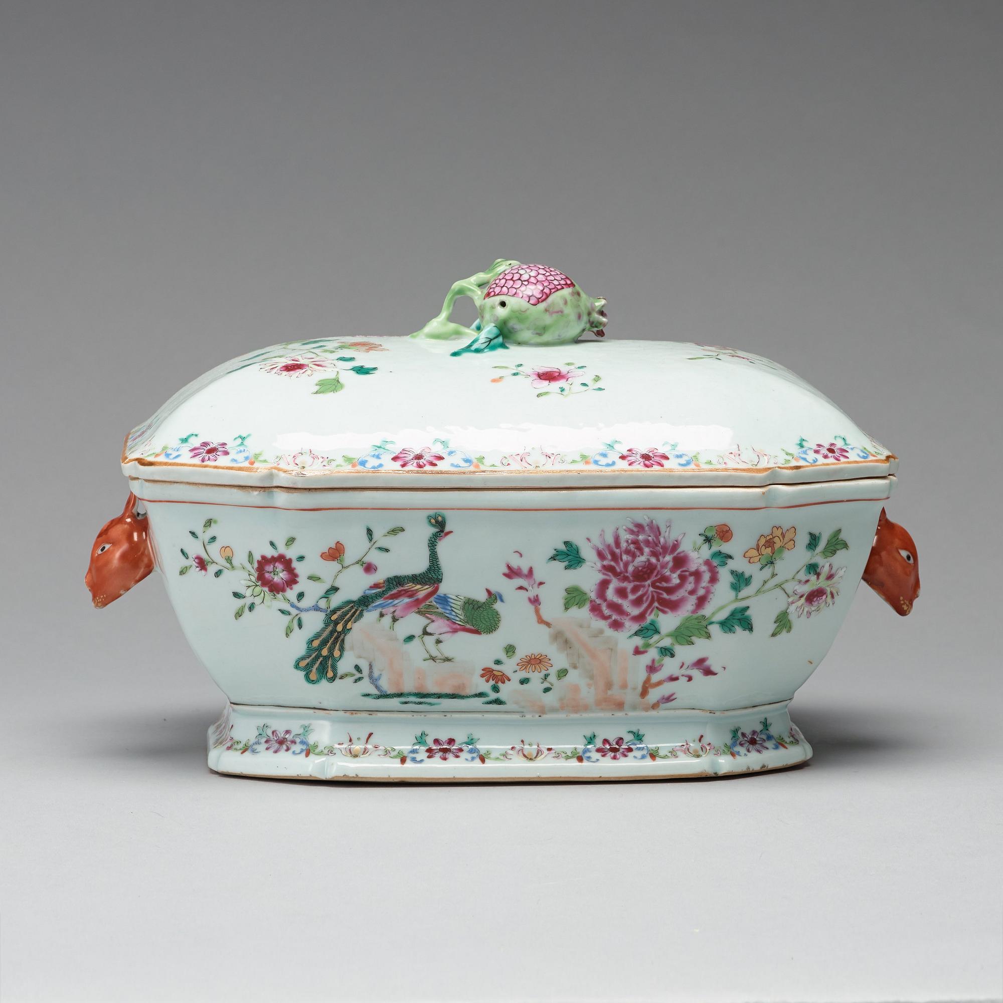 TERRIN med LOCK och FAT, kompaniporslin. Qingdynastin, Qianlong (1736-95).