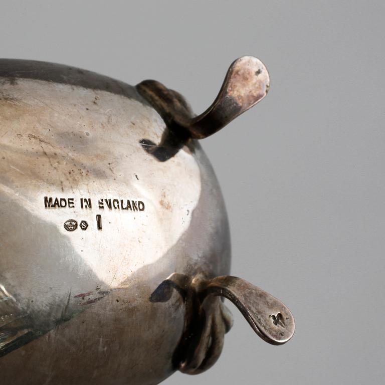 15 pieces of silver from the 19th and 20th century. Weight 684 gram.
