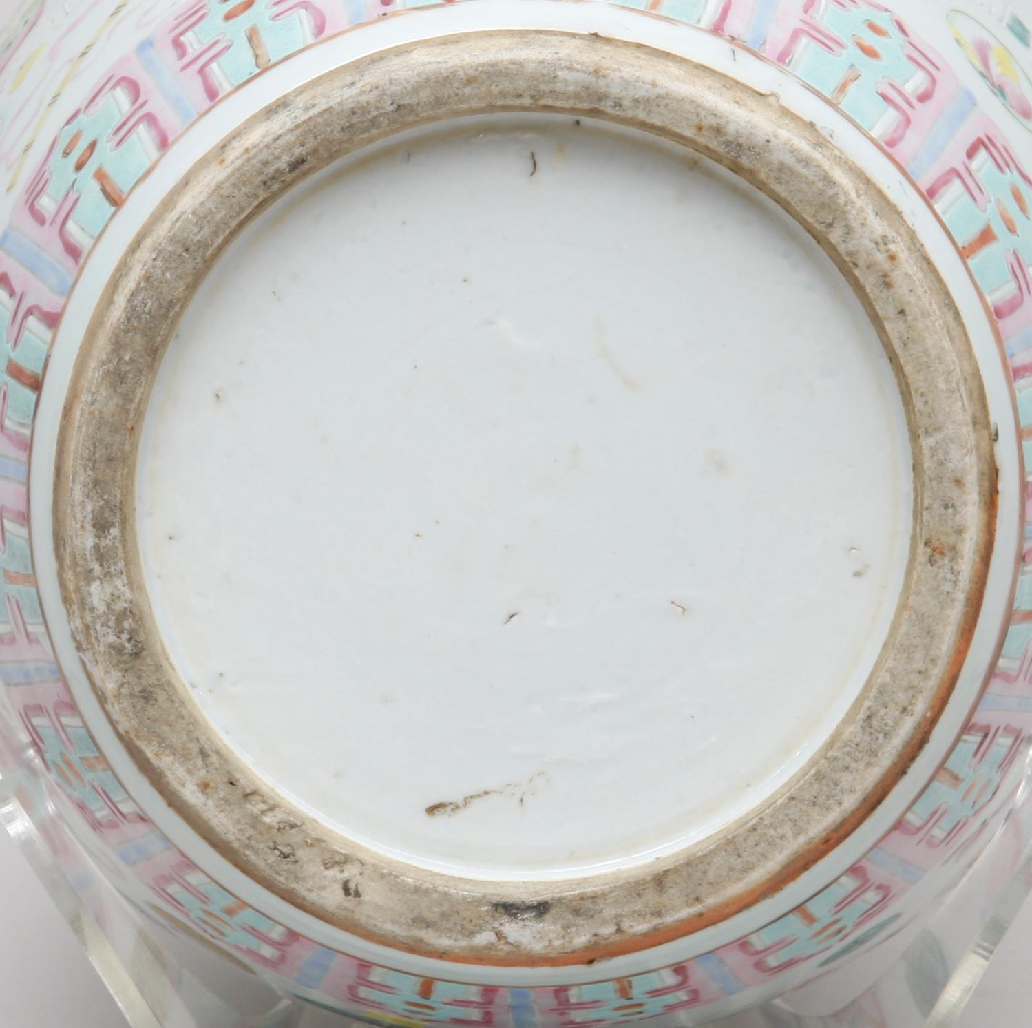 GOLVVAS, porslin. Kina. 1800-tal.