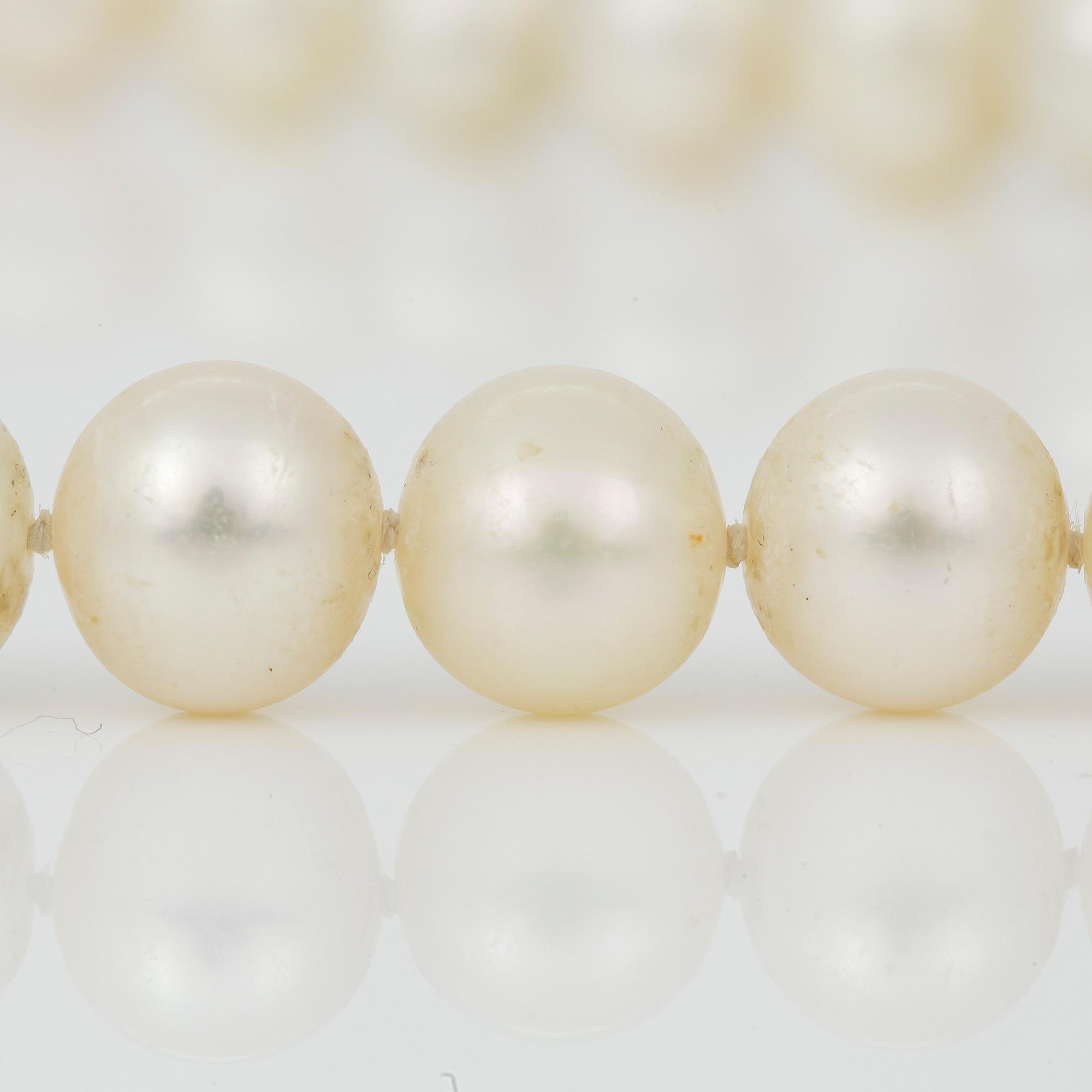 COLLIER, med odlade sötvattenspärlor och lås 18k guld.