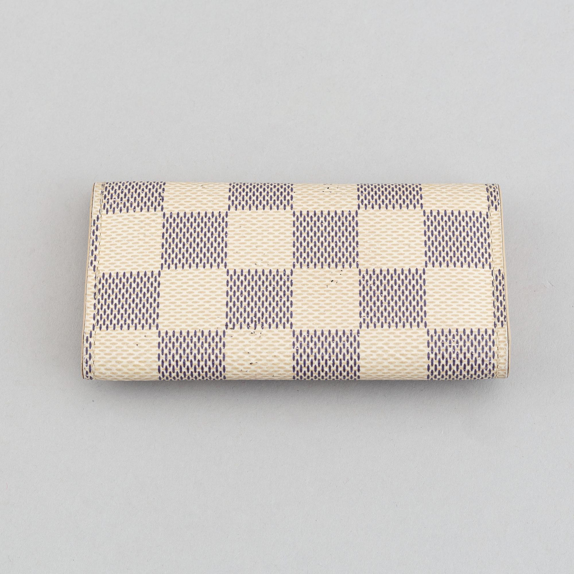 Louis Vuitton, neccessär samt nyckelhållare.