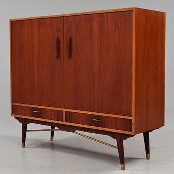 SIDEBOARD, 1900-talets mitt.