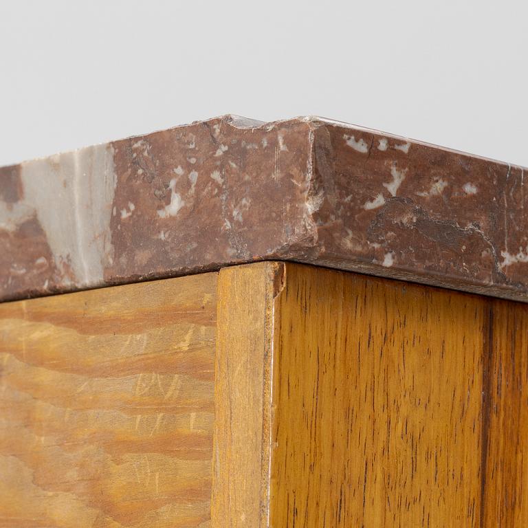 Chest of drawers, first half of the 20th century.