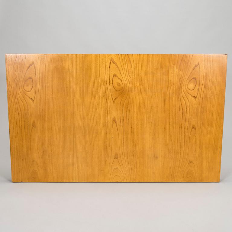 Aino Aalto, A mid-20th century table for  O.Y. Huonekalu- ja Rakennustyötehdas A.B.