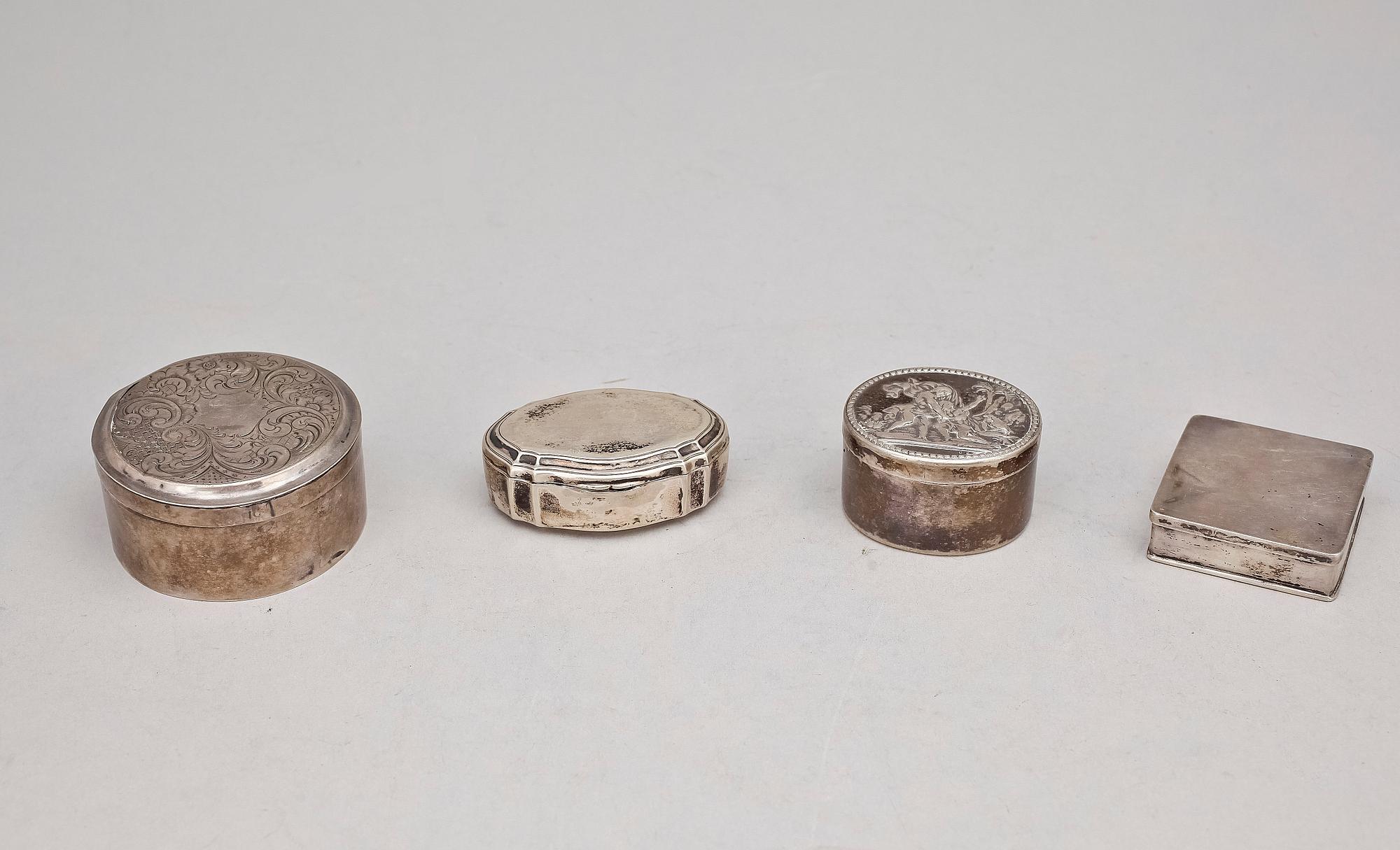 PARTI DOSOR, 4 st, silver, bla Carl Neuendorff dy, Karlskrona, 1800-tal. Tot vikt ca 141 g.