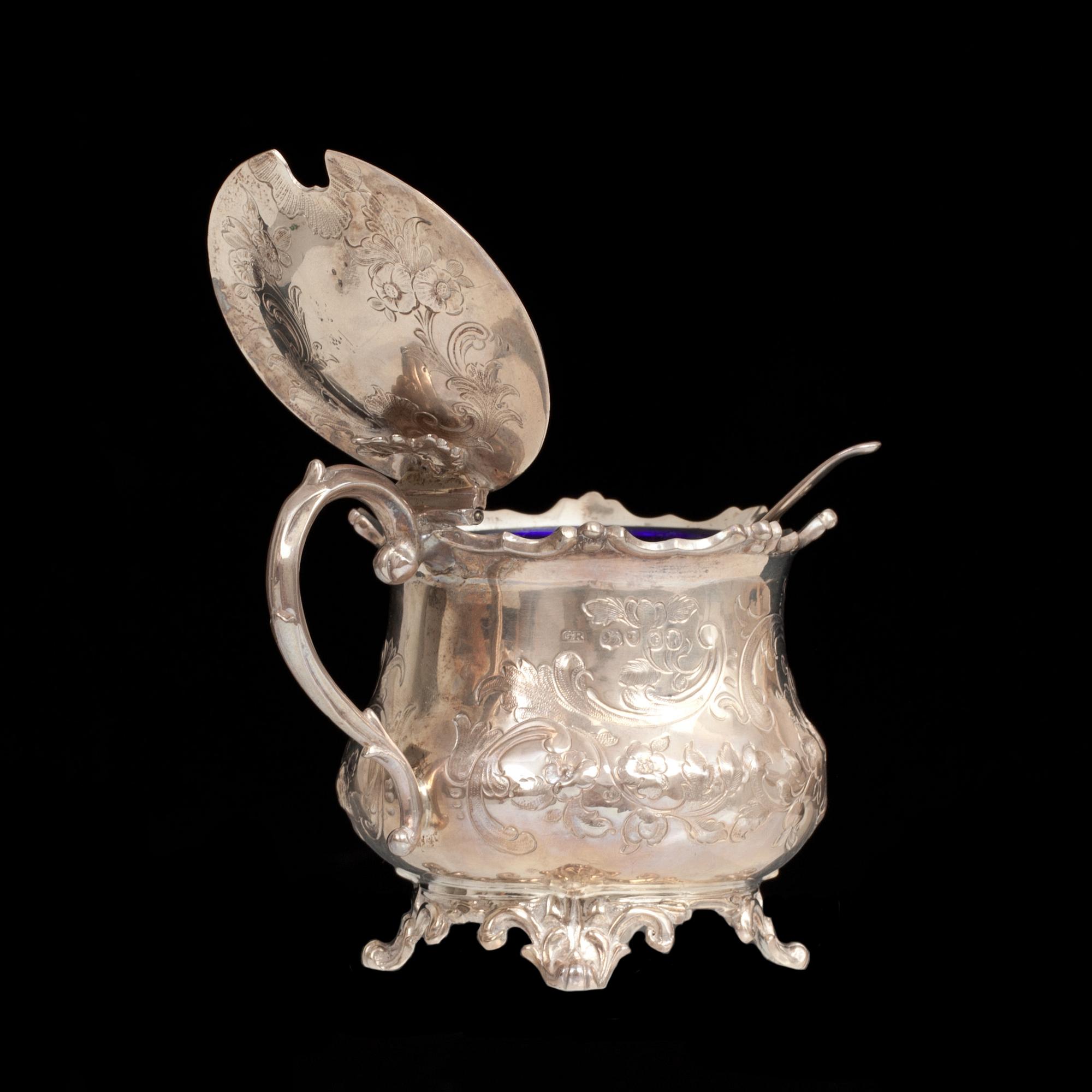 SENAPSKANNA, silver, nyrokoko, London, England. 1849. Vikt c:a 150 g exkl insats.