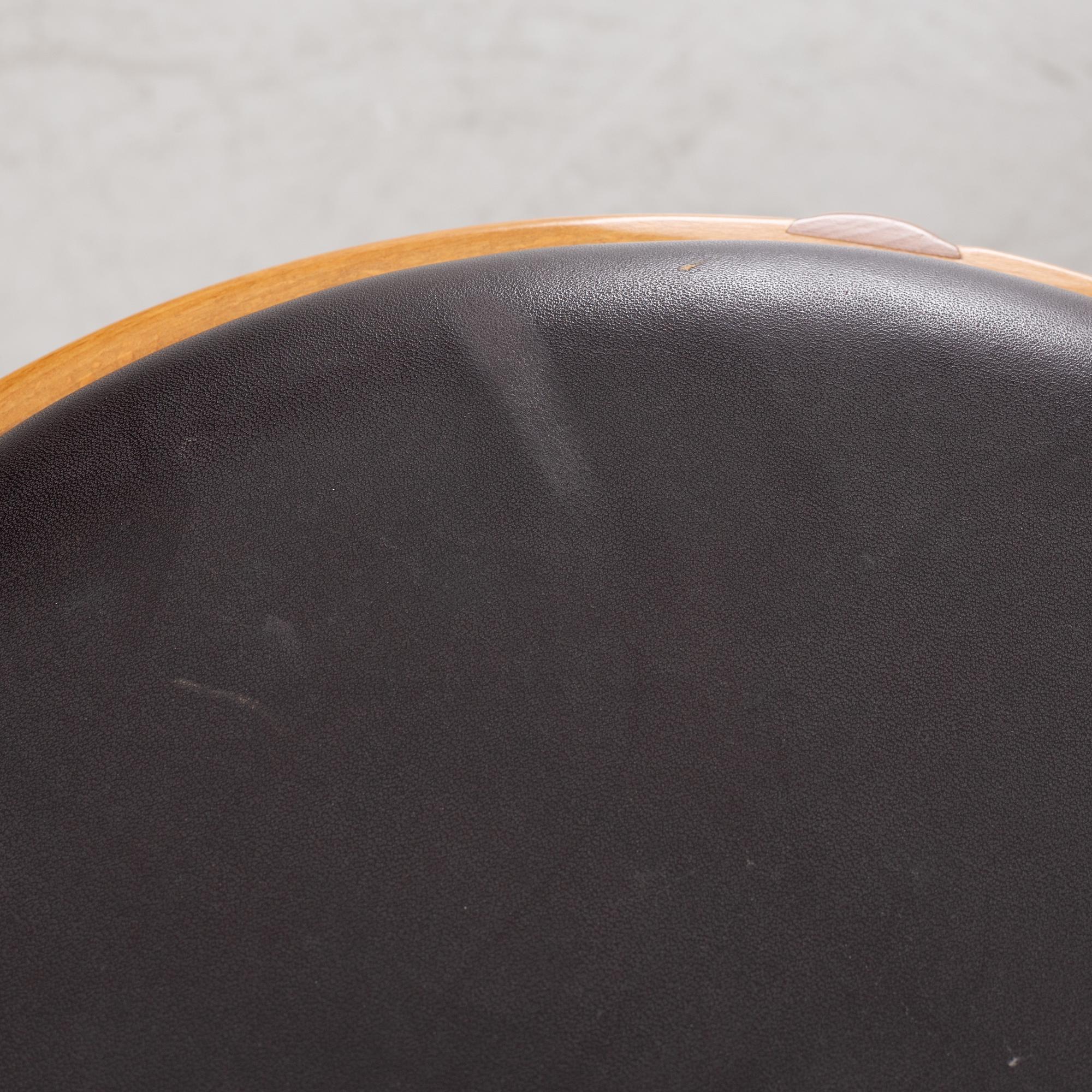 Jonas Bohlin, Four 'Piruett' bar stools, Gemla Fabrikers AB, 2008.