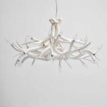 Jason Miller, takkrona, "Superordinate Chandelier 12 Antlers, taklampa, Roll & Hill, USA.