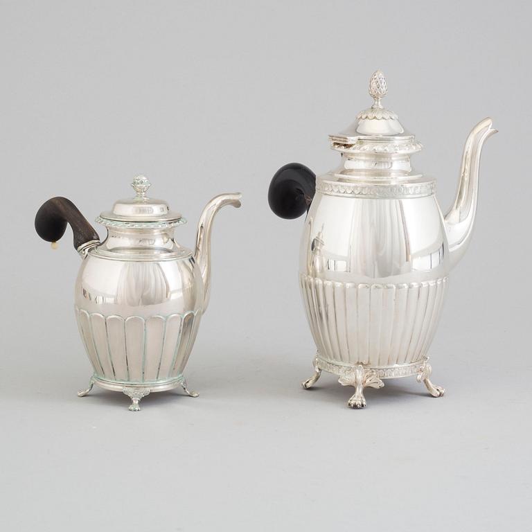 Two silver coffee pots, including Gustaf Möllenborg, Stockhom, 1913.