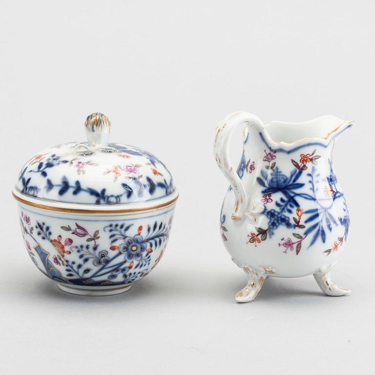 A 5 pieces Meissen porcelain service early 19th century.
