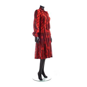 MÄRTHASKOLAN, a red woolblend dress from the 1970s.