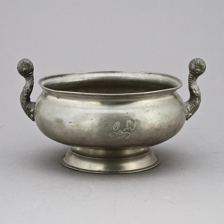 KALLSKÅLSKÅL, tenn, 1800-tal.