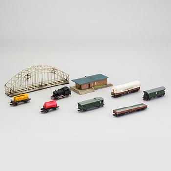 MÄRKLIN, lok samt 6 stycken vagnar, skala H0 Tyskland 1900-talets andra hälft.