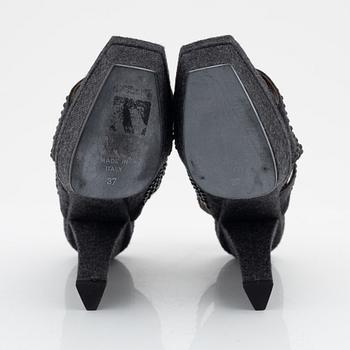 Marni, a pair of wool and rhinestone sandals, size 37.