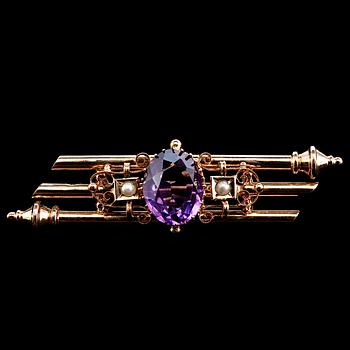 448. BROOCH, amethyst c. 4.10 ct.