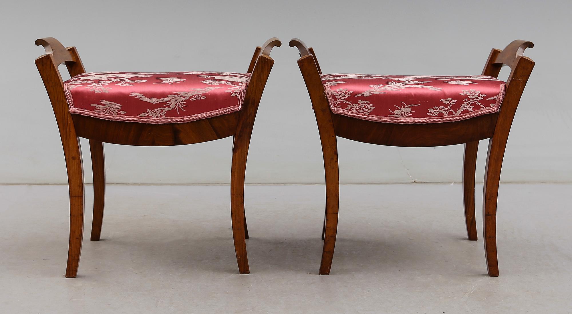 TABURETTER, 1 par, Karl Johan, 1800-talets mitt.