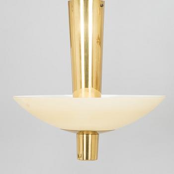 Paavo Tynell, taklampa, modell 9045 Idman 1900-talets mitt.