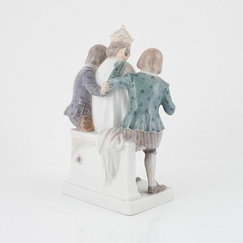 A porcelain figurine, Royal Copenhagen, Denmark, 1889-1922.