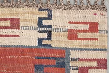 CARPET. "Röda Esset". Flat weave (rölakan). 264 x 187,5 cm. Signed AB MMF.