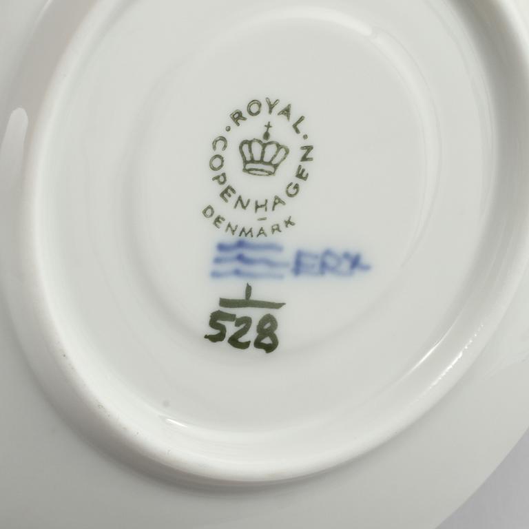 KAFFESERVISDELAR, 14 delar, "Musselmalet", Royal Copenhagen, 1900-talets andra hälft.