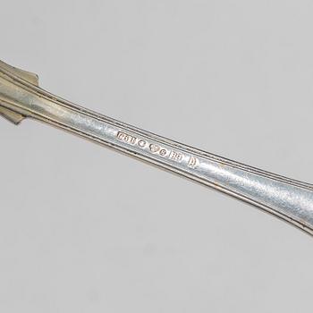 Bestick, 12 st, silver, modell "Engelsk snäck", CG Hallberg, Stockholm, bl a 1954, samt en sockertång.