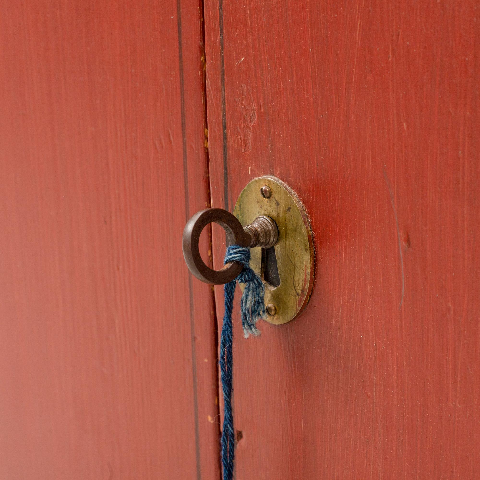 Pottskåp, gustavianskt, omkring år 1800.