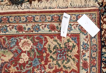 SEMI-ANTIQUE ESFAHAN PART SILK. 214,5 x 151 cm.