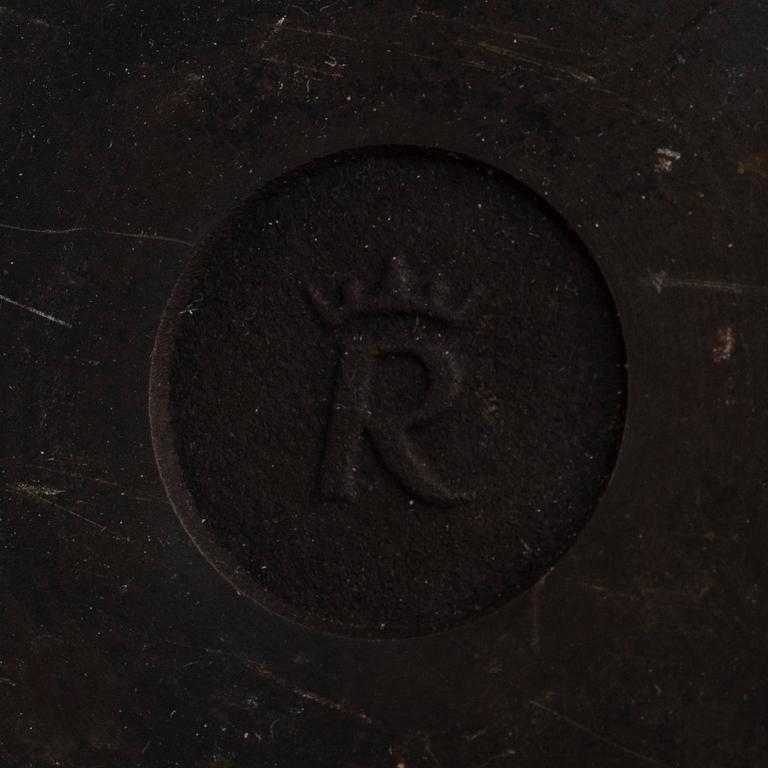 A cast iron pot, manufactured by Rosenlew in the 1960s-70s, Finland.