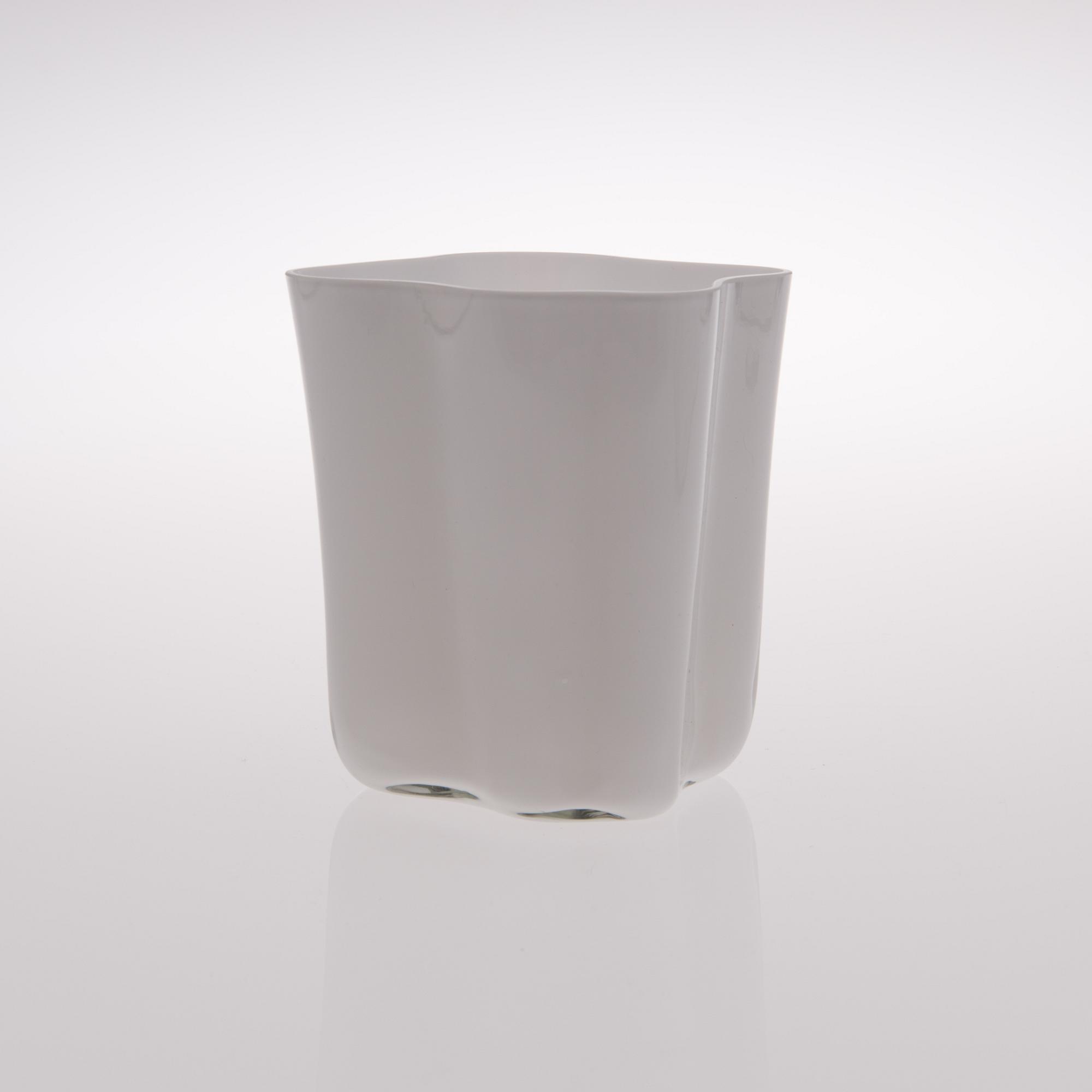 ALVAR AALTO, GLASS SCULPTURE, 4 PIECES. The Aalto Flower. Signed Alvar Aalto. Iittala 1950/60s.