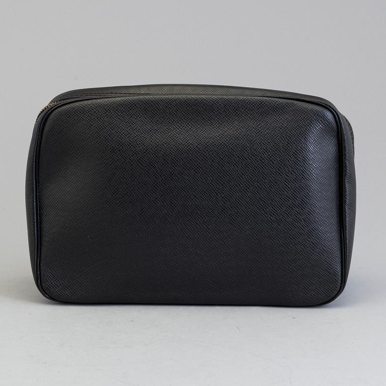 TAIGA TOILETRY POUCH GM, Louis Vuitton.