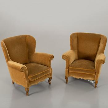 FÅTÖLJER, ett par, 1940-tal.