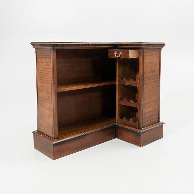 Bar counter, English style, 20th century.