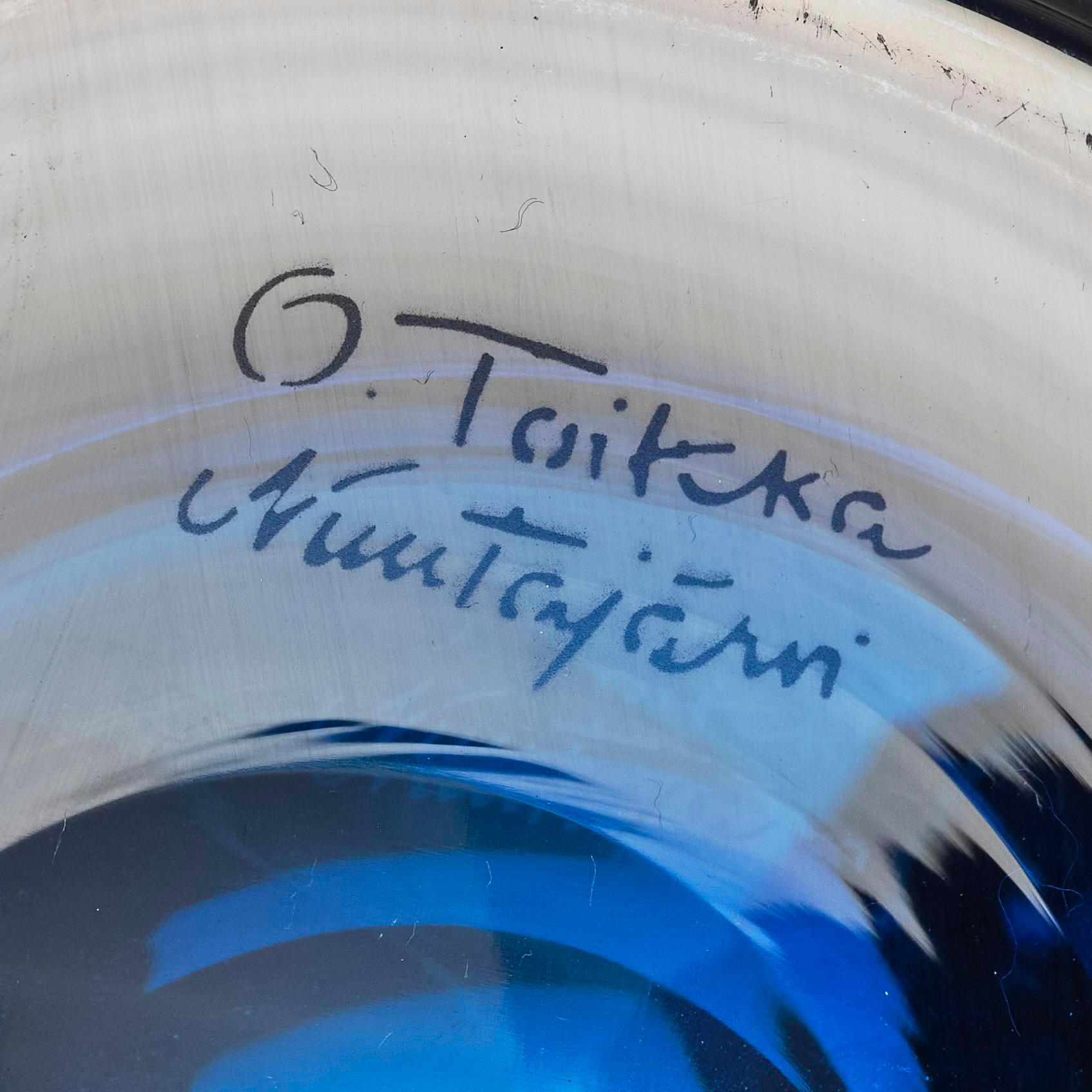 Oiva Toikka, a "Pompom" glass vase, Nuutajärvi, Notsjö, Finland, ca 2000.