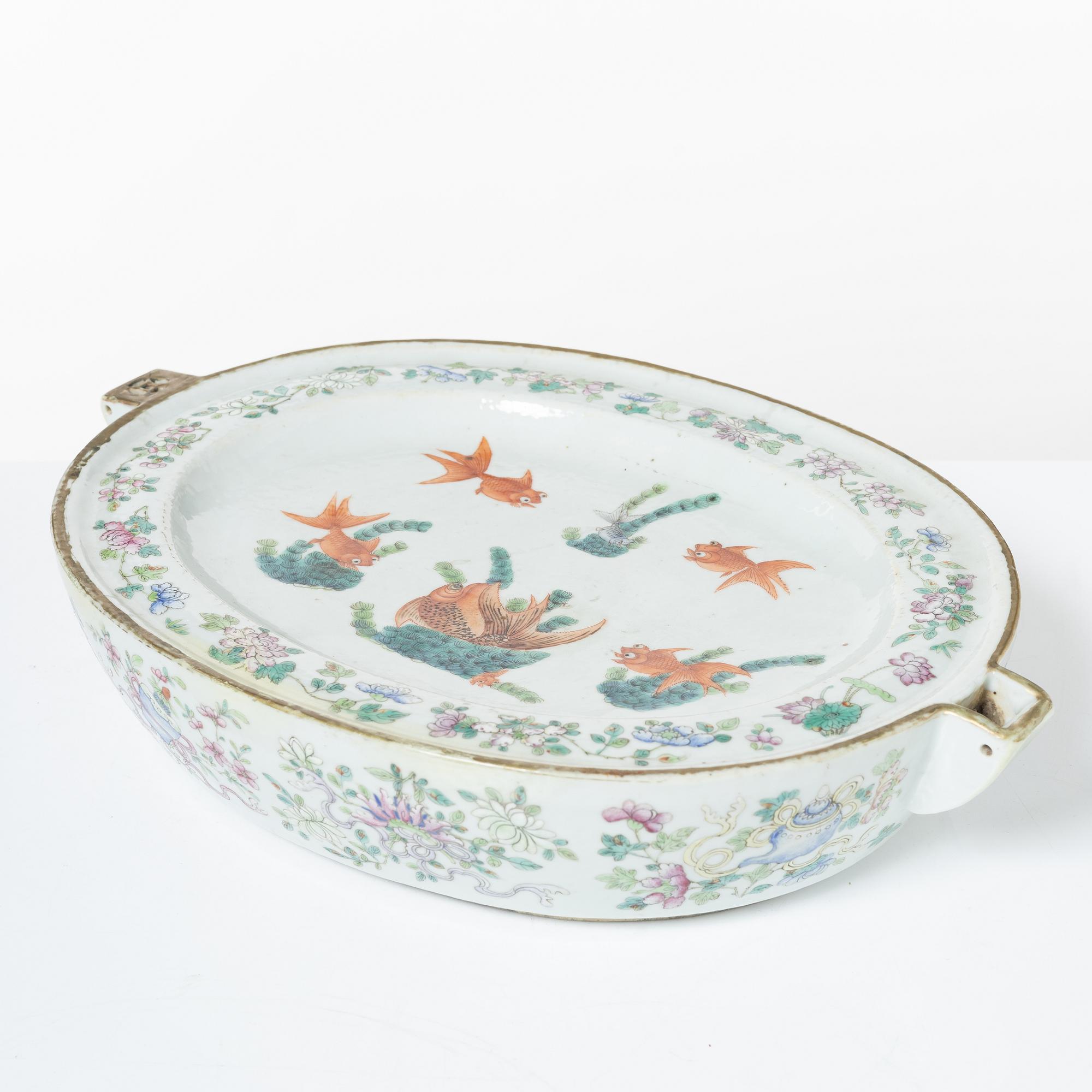 Värmefat, porslin, Kina, Qingdynastin, 1800-tal.