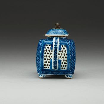 TEKANNA med LOCK, kompaniporslin. Qing dynastin.