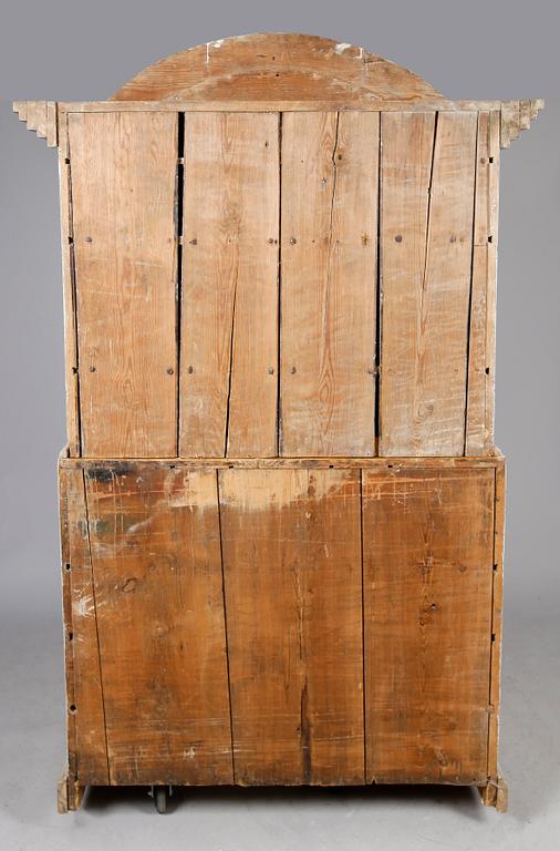 SNEDKLAFFSKÅP, rokoko, 1700-tal.