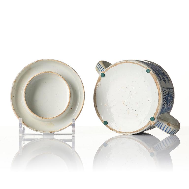 A Swedish Rörstrand butter tureen with cover, 18th century.