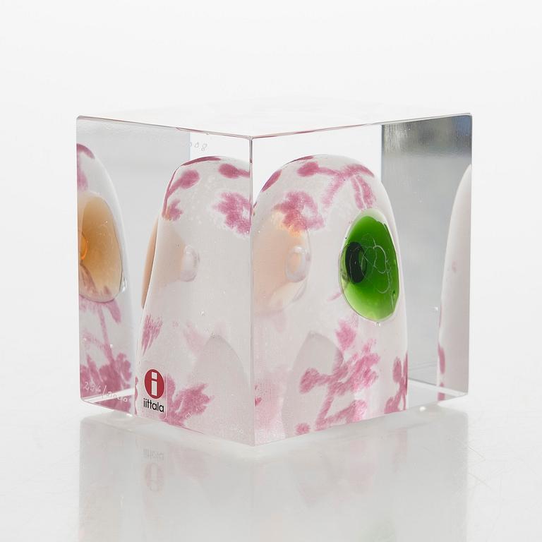 Oiva Toikka, an annual glass cube, signed Oiva Toikka, Nuutajärvi 2008 and numbered 296/2000.