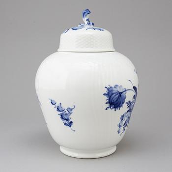 A ROYAL COPENHAGEN PORCELAIN JAR AND COVER.