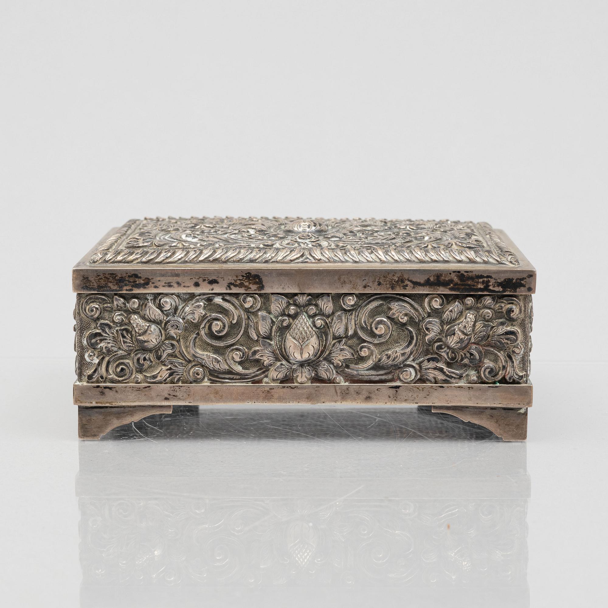 Cigarrask/skrin, silver, Yogya, Indonesien, 1900-tal.