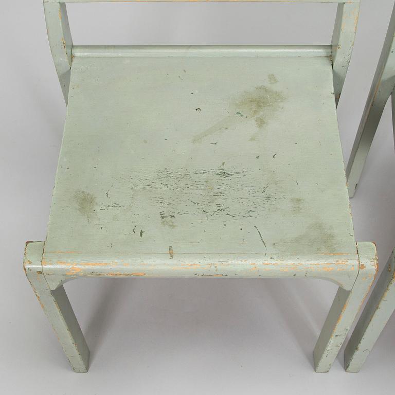 Alvar Aalto, A set of three 'model 611' chairs for O.Y. Huonekalu- ja Rakennustyötehdas A.B. 1940s.