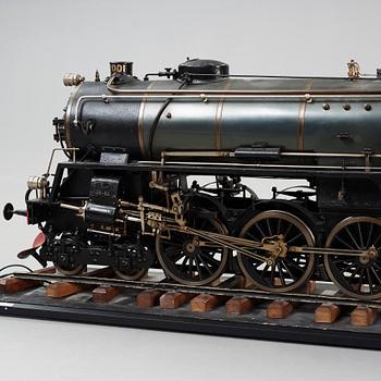 MODELL AV ÅNGLOK, modell A 1001, möjligen utfört av Sture Petterson, Kalmar. Bär datering 1926.