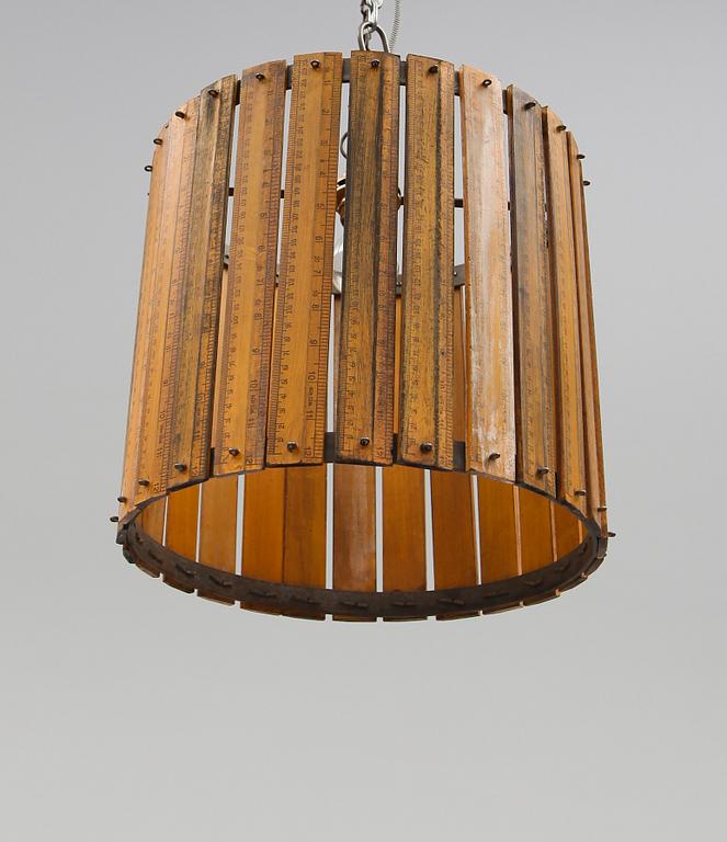 TAKLAMPA, 1900-talets andra hälft, höjd 31 cm.