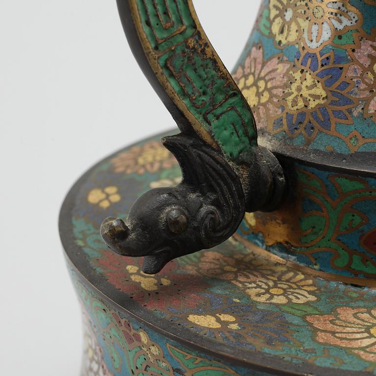 A Japanese cloisonné pot, circa 1900.