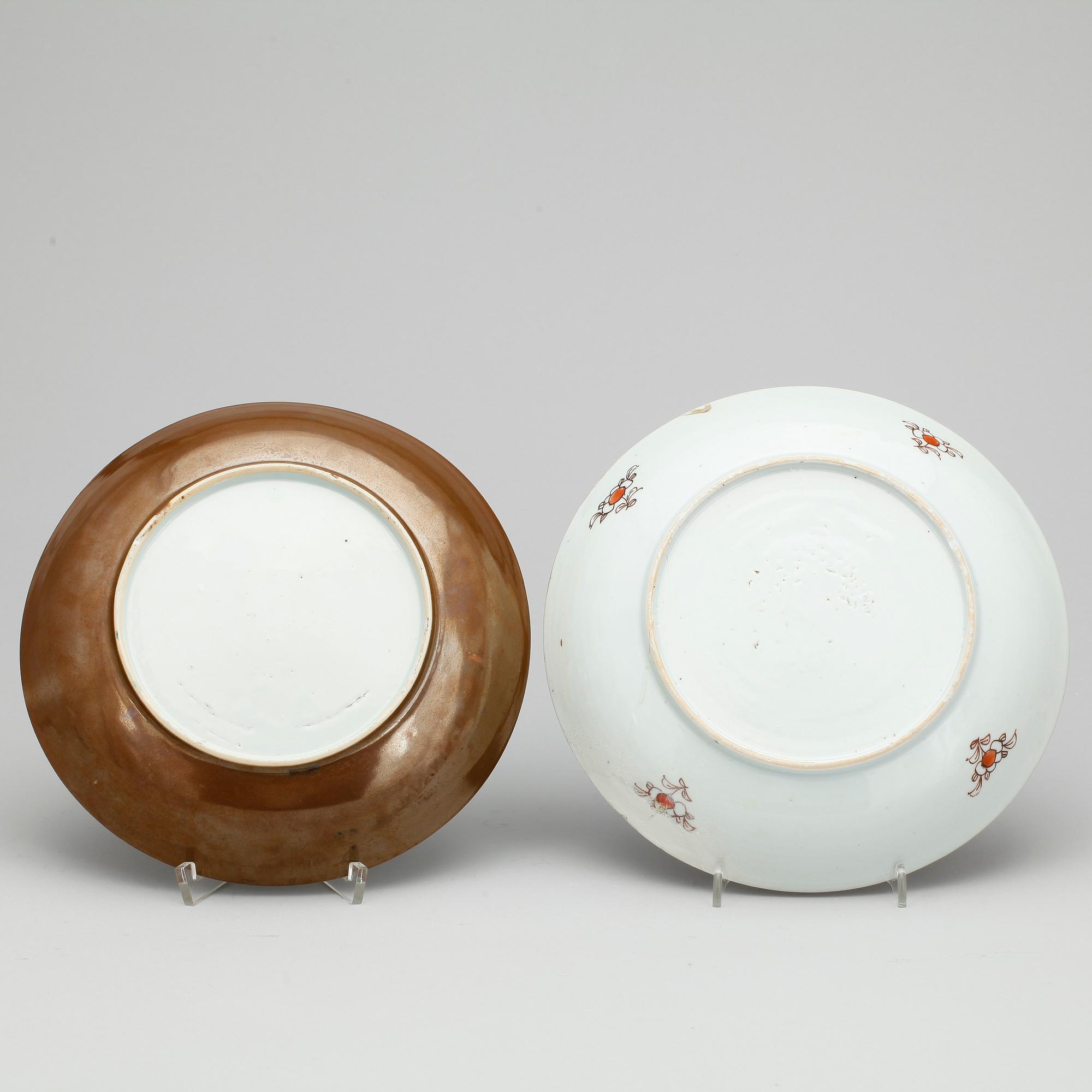 SKÅLFAT, två olika, Qianlong, Kina 1700-tal.