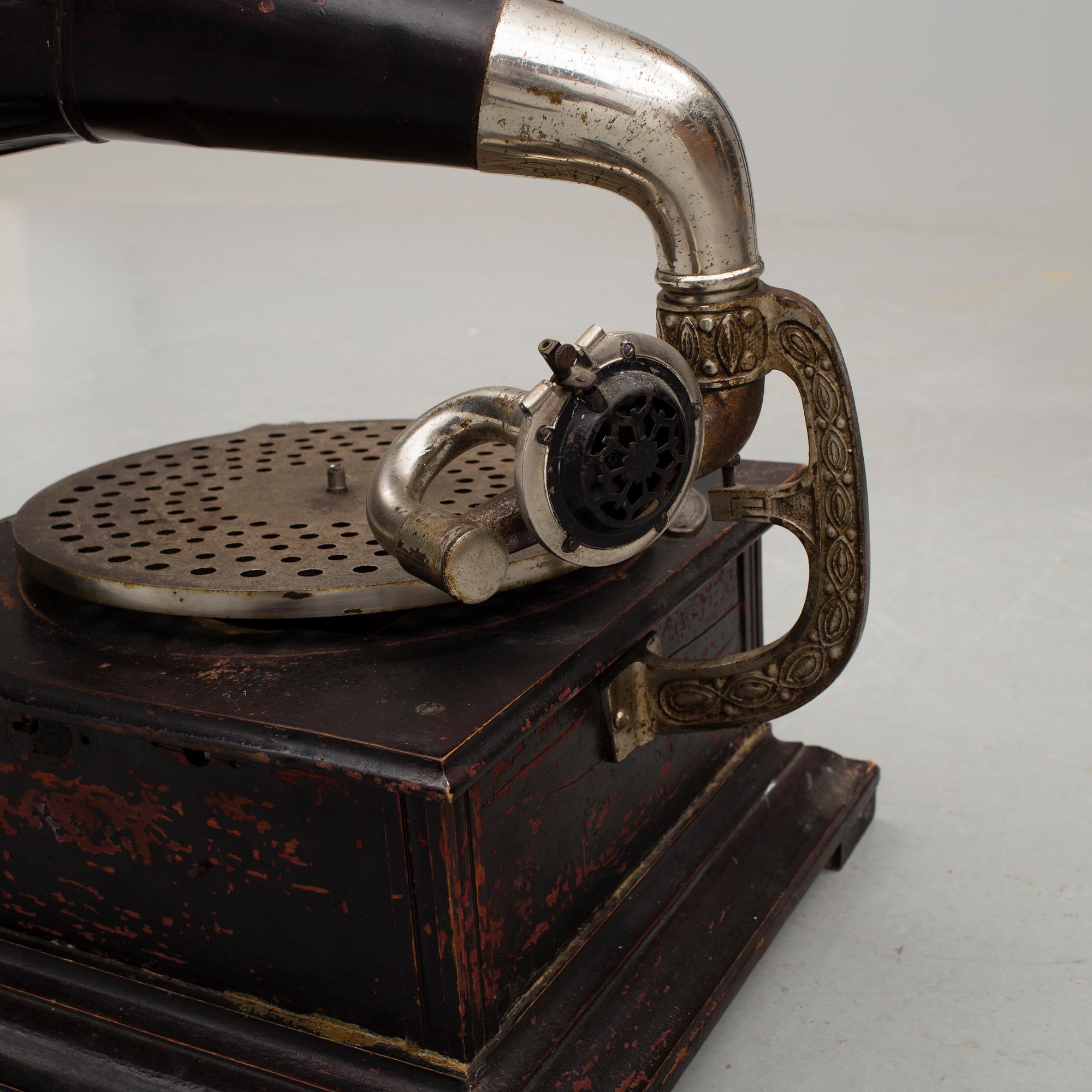 TRATTGRAMMOFON, 1900-talets början.