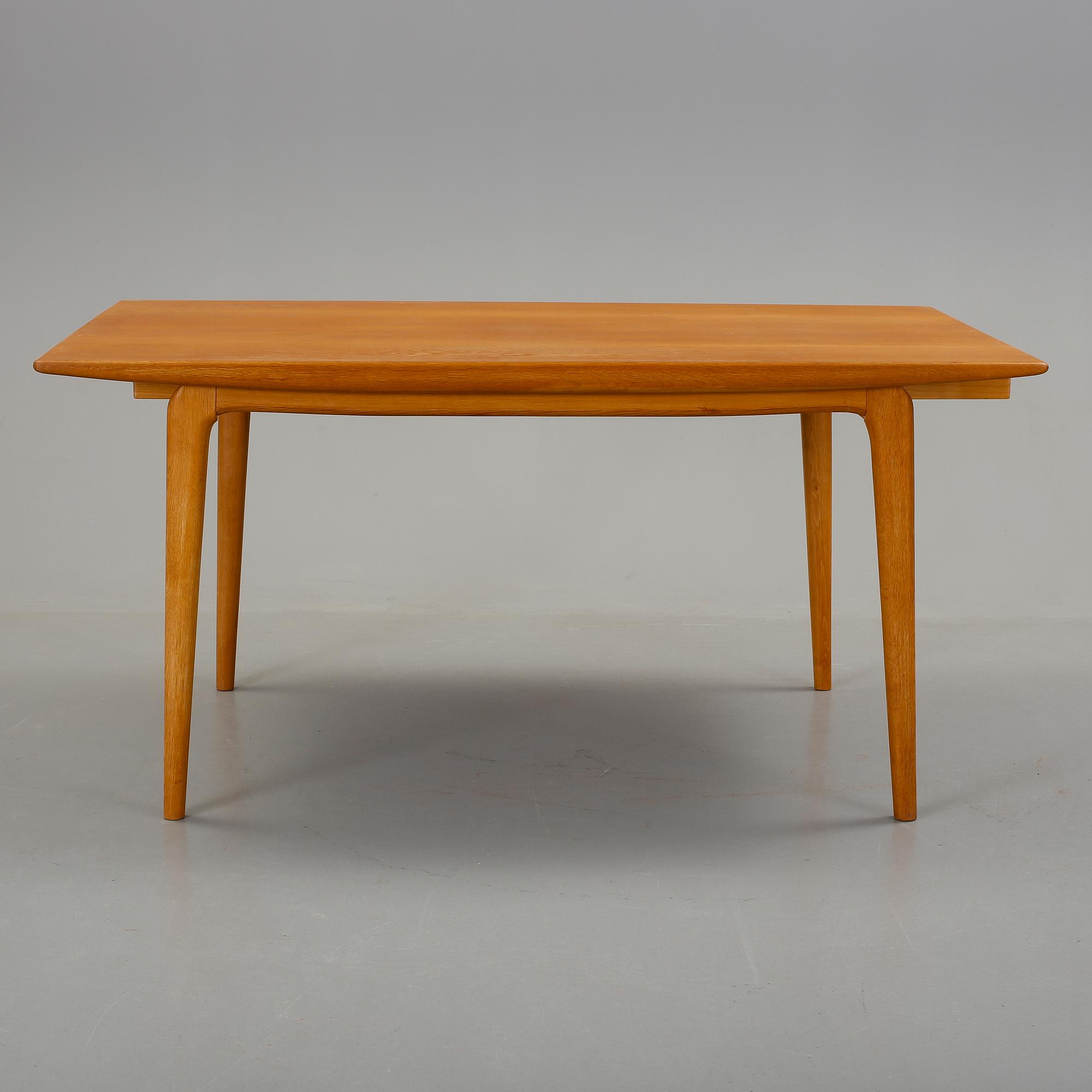 BORD och STOLAR, 4 st, "Boomerang / 370", Alfred Christensen, troligen för Slagelse möbelverk, Danmark, 1960-tal.